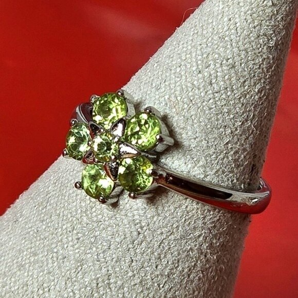925 Sterling Silver Ring 6.75, Earrings, Pendant with Natural Peridot Gem - Picture 6 of 14